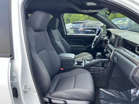 Used 2025 Toyota Tacoma SR5 AWD/4WD image 24
