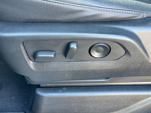 Used 2023 Chevrolet Suburban LT image 29