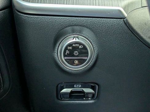 Certified 2025 Mercedes-Benz C 300 Sedan image 10