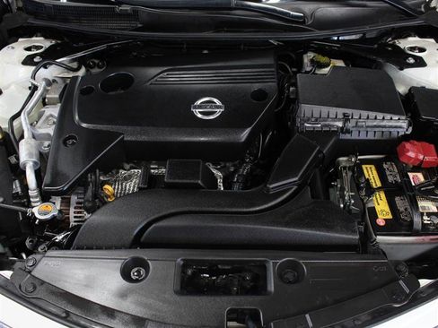 Used 2013 Nissan Altima 2.5 SL w/ Technology Pkg FWD image 19