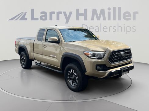 Used 2019 Toyota Tacoma TRD Off-Road w/ Technology Package AWD/4WD image 7