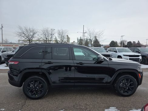 New 2026 Jeep Grand Cherokee Altitude AWD/4WD image 6