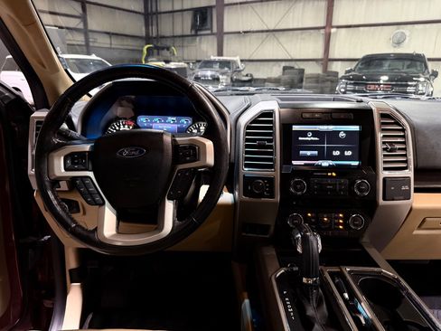 Used 2015 Ford F150 Lariat w/ Equipment Group 501A Mid image 28