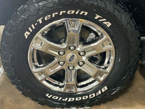 Certified 2022 Ford F150 XLT w/ Equipment Group 302A High image 10