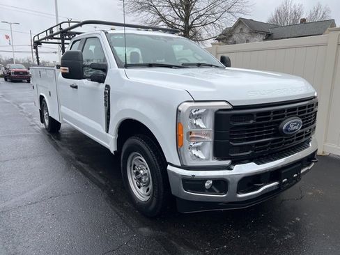 Used 2023 Ford F250 XL w/ XL Chrome Package image 2