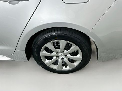 Used 2025 Toyota Corolla LE FWD image 11