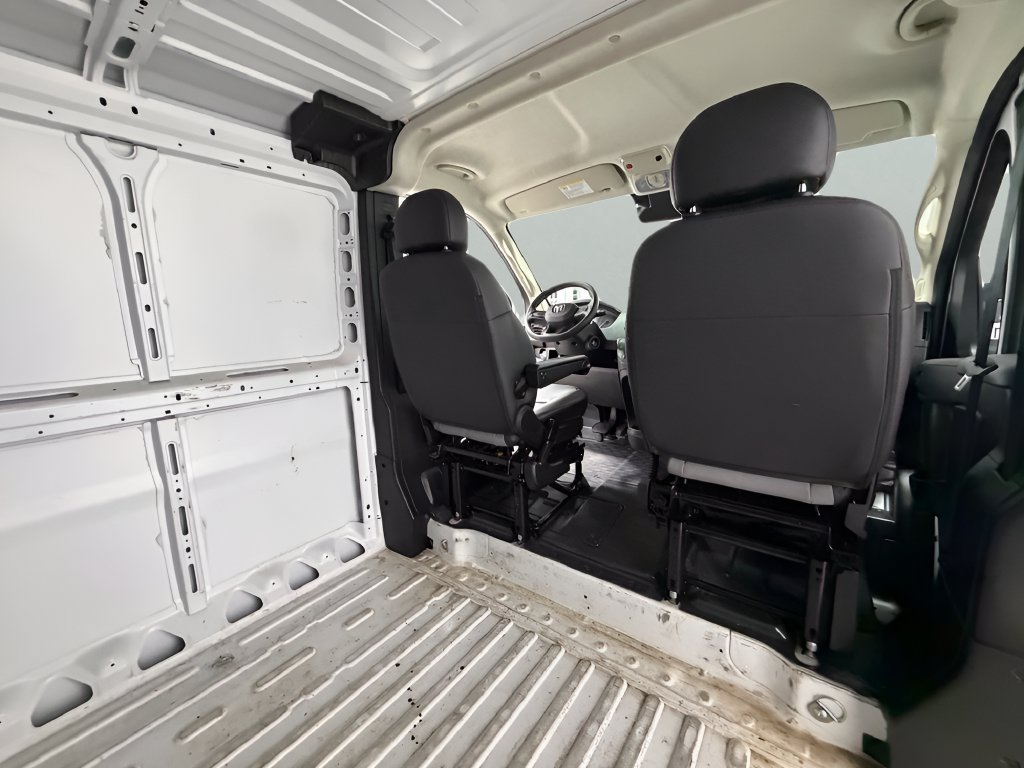 Used 2025 RAM ProMaster 2500 w/ Convenience Group FWD image 13