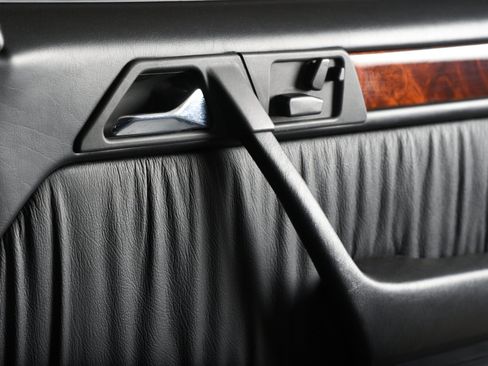 Used 1994 Mercedes-Benz E 500 Sedan image 31