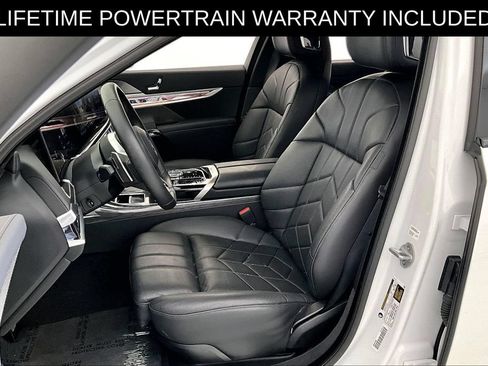Used 2026 BMW 740i RWD image 32