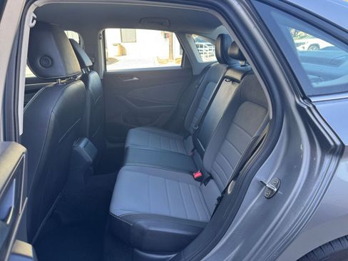 Used 2025 Volkswagen Jetta SE image 25