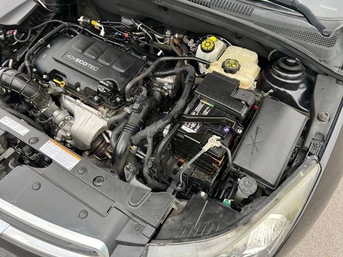 Used 2015 Chevrolet Cruze LT image 40