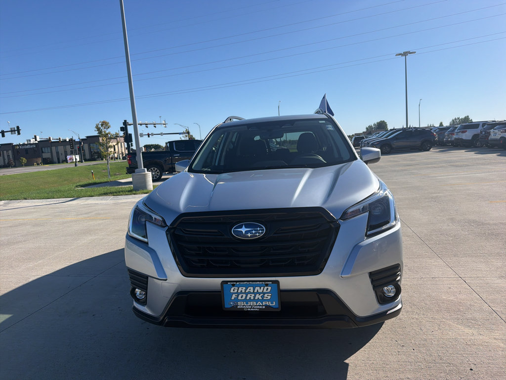 Used 2024 Subaru Forester Premium AWD/4WD image 3