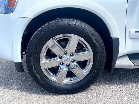 Used 2011 Nissan Armada Platinum image 31