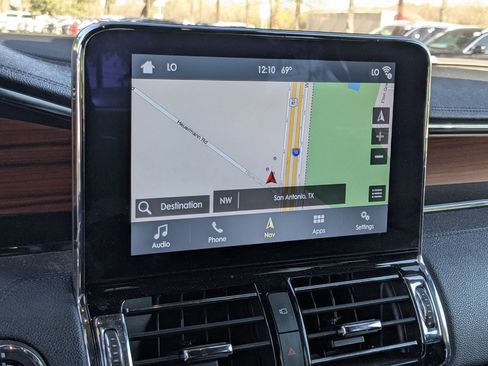 Used 2019 Lincoln Navigator L Reserve image 17