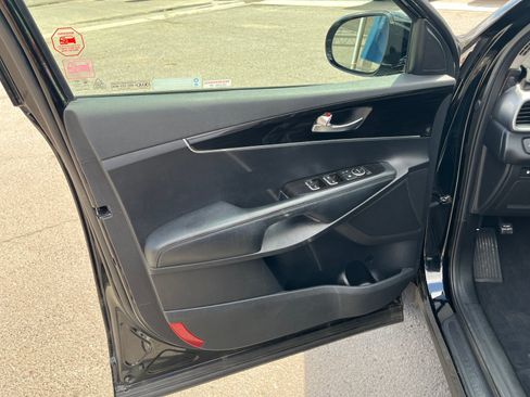 Used 2019 Kia Sorento L FWD image 15