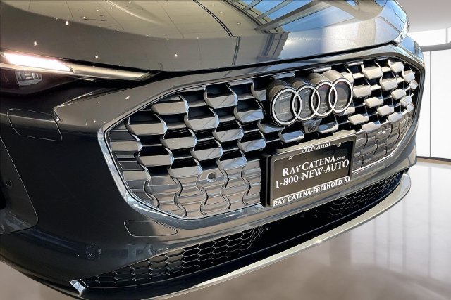 Used 2025 Audi Q5 Premium w/ Convenience Package AWD/4WD image 33