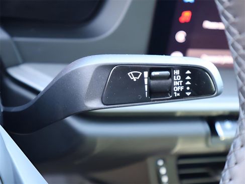 Certified 2025 Porsche 911 Carrera image 32