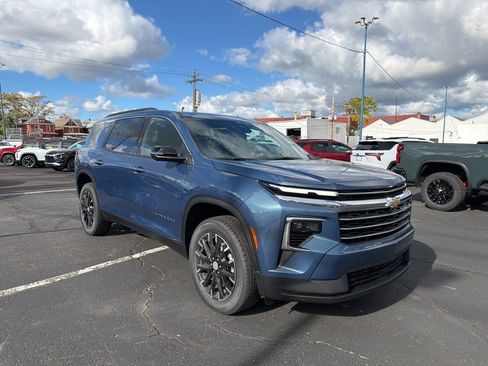 New 2026 Chevrolet Traverse LT w/ Sun and Wheel Package image 1