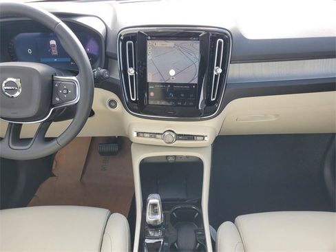 New 2026 Volvo XC40 B5 Ultra w/ Protection Package Premier image 30