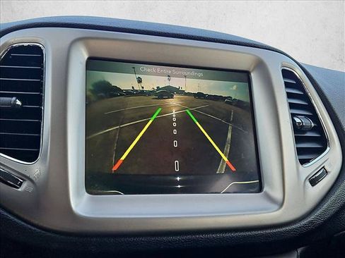 Used 2018 Jeep Compass Latitude w/ Popular Equipment Group FWD image 13