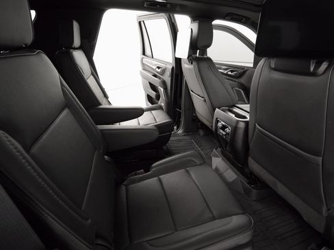 Used 2024 GMC Yukon Denali w/ Advanced Technology Package image 27