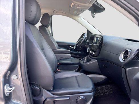 Used 2023 Mercedes-Benz Metris Passenger image 19
