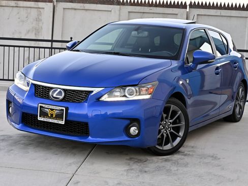 Used 2013 Lexus CT 200h w/ F Sport Pkg w/Nuluxe Trim FWD image 3