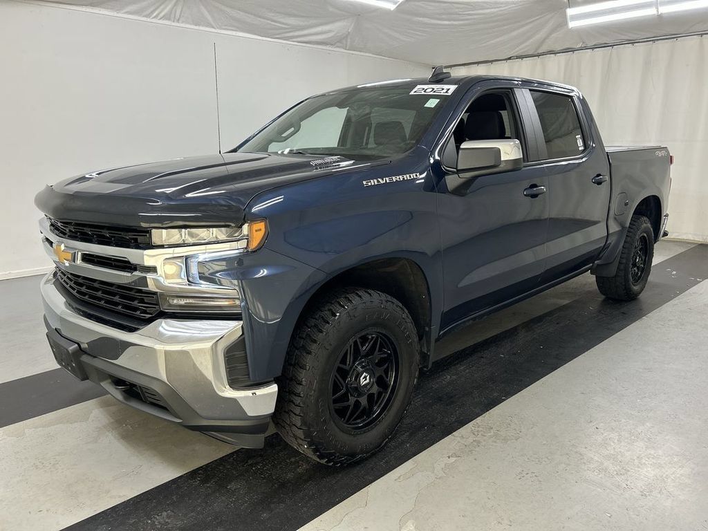 Used 2021 Chevrolet Silverado 1500 LT AWD/4WD image 5