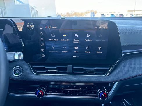 Used 2025 Chevrolet Equinox RS w/ Safety and Technology Package image 18