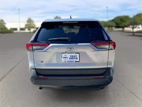 Used 2024 Toyota RAV4 LE image 5
