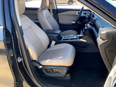 Used 2023 Ford Explorer Limited image 9