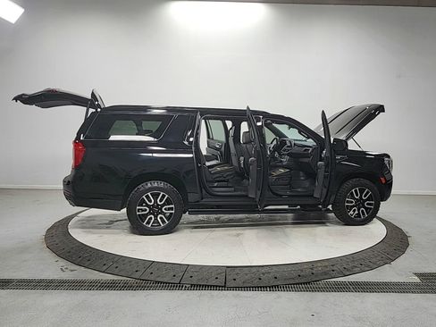 Used 2023 GMC Yukon XL AT4 w/ AT4 Premium Package AWD/4WD image 16