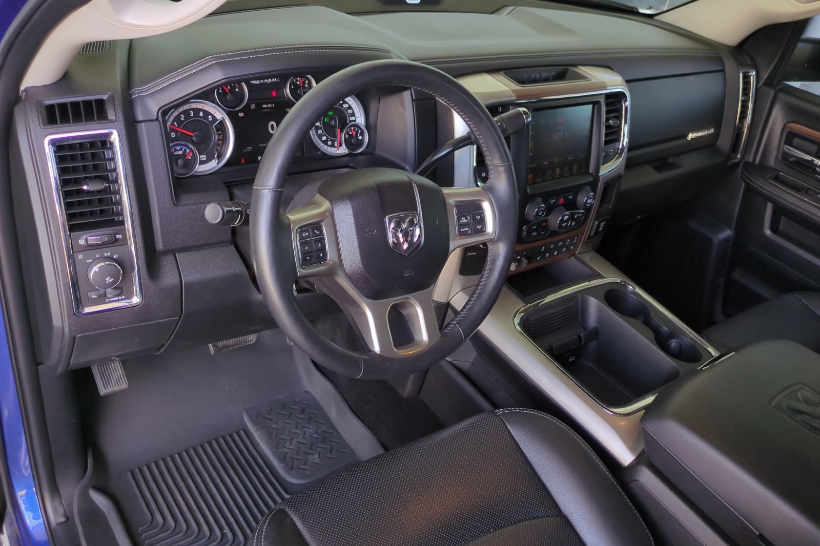 Used 2016 RAM 2500 Laramie w/ Protection Group AWD/4WD image 9