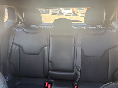 Used 2025 Jeep Compass Trailhawk image 37