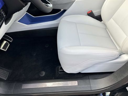 New 2026 Cadillac Optiq Luxury 1 image 21