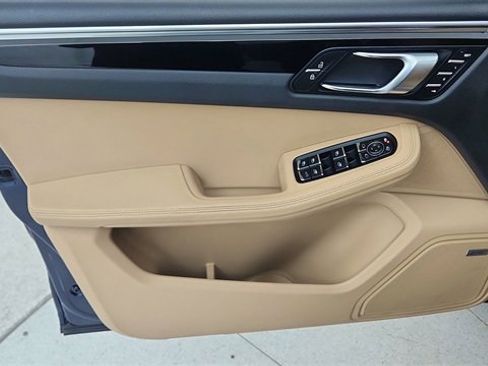 Used 2019 Porsche Macan S image 34