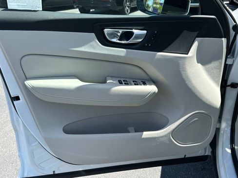 Certified 2025 Volvo XC60 T8 Plus w/ Protection Package Premier image 15