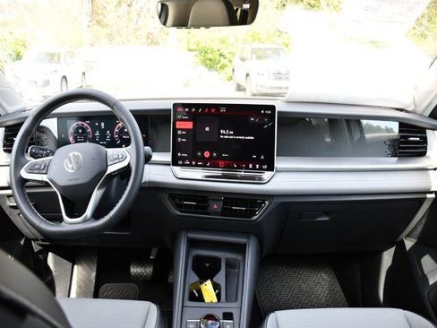 New 2026 Volkswagen Tiguan SE FWD image 16