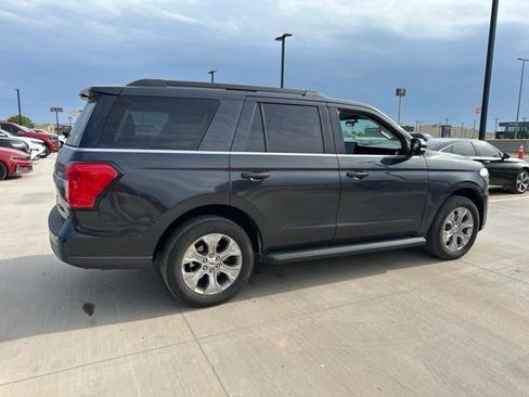 Used 2024 Ford Expedition XLT RWD image 17
