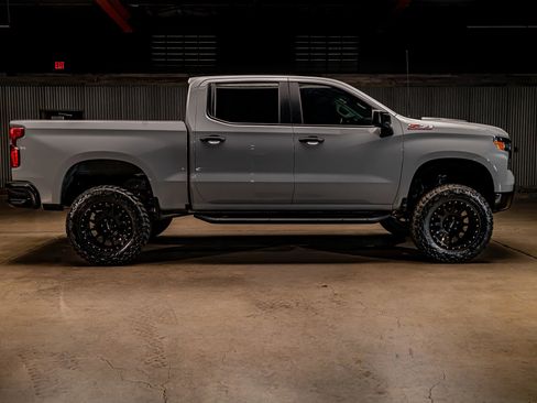 Used 2025 Chevrolet Silverado 1500 Custom Trail Boss AWD/4WD image 11