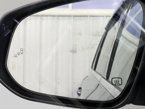 Used 2015 Toyota Highlander Limited w/ Driver Technology Package image 35