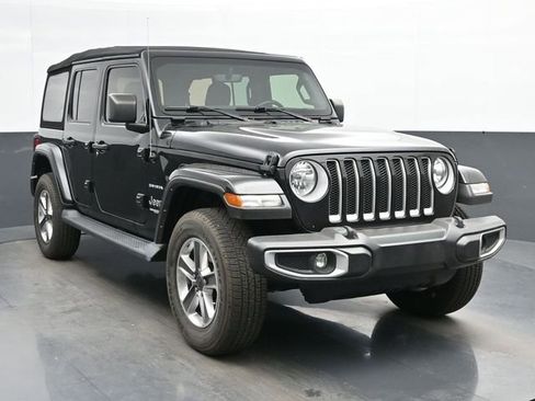 Used 2022 Jeep Wrangler Unlimited Sahara image 2