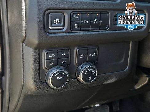 Used 2024 Chevrolet Suburban LT AWD/4WD image 18