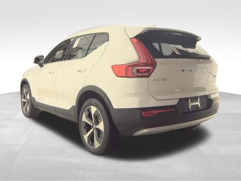 Used 2023 Volvo XC40 B5 Plus w/ Protection Package Premier AWD/4WD image 2