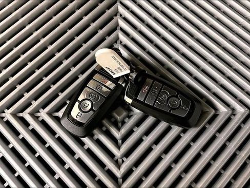 Used 2023 Ford Expedition Max Limited image 11