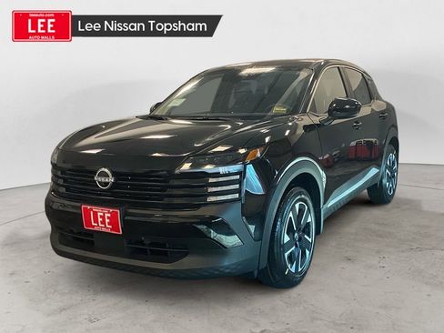 Used 2025 Nissan Kicks SV AWD/4WD image 1