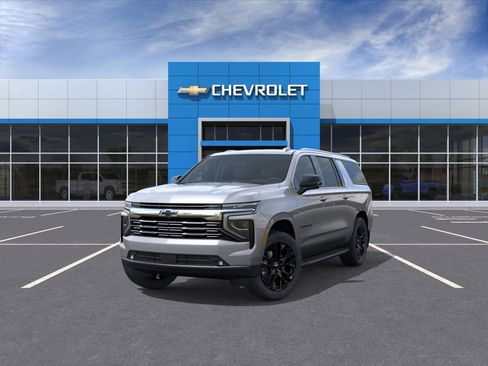 New 2025 Chevrolet Suburban Premier image 32