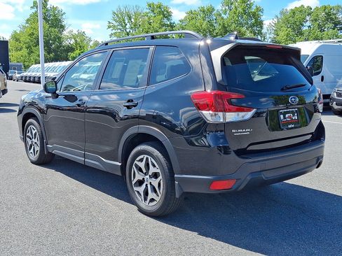 Used 2020 Subaru Forester Premium AWD/4WD image 7