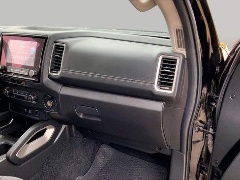 Used 2024 Nissan Frontier SV RWD image 19