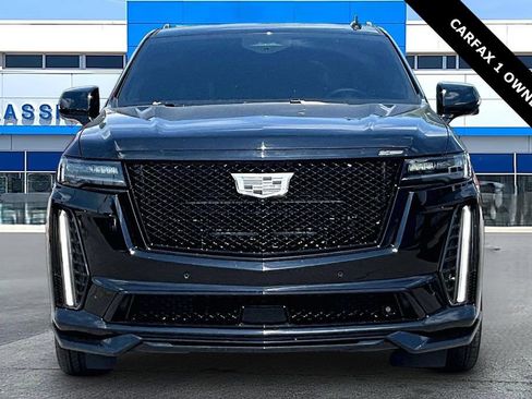 Used 2024 Cadillac Escalade V w/ LPO, ONYX Package AWD/4WD image 18